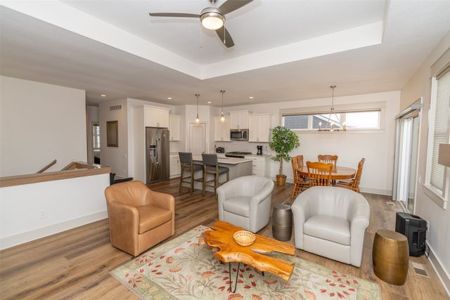 853 S Brookings Court, West Des Moines, IA 50266