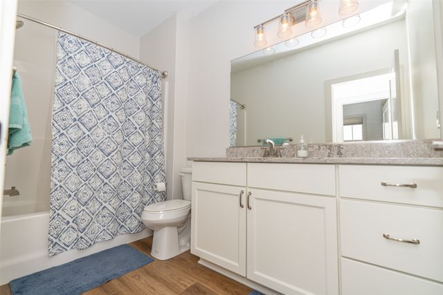 853 S Brookings Court, West Des Moines, IA 50266