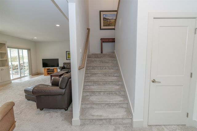 853 S Brookings Court, West Des Moines, IA 50266