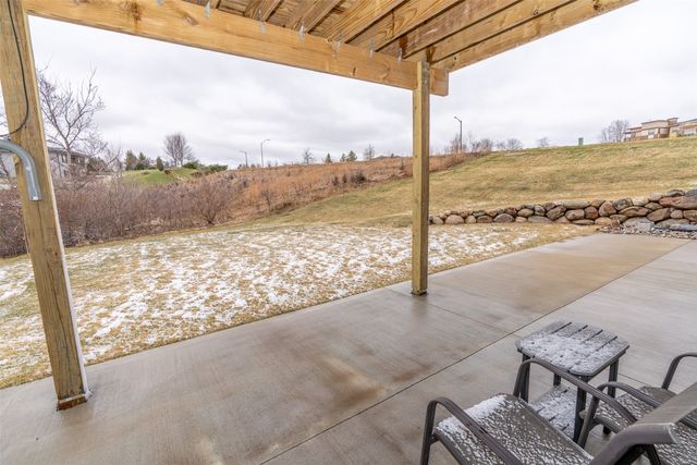 853 S Brookings Court, West Des Moines, IA 50266