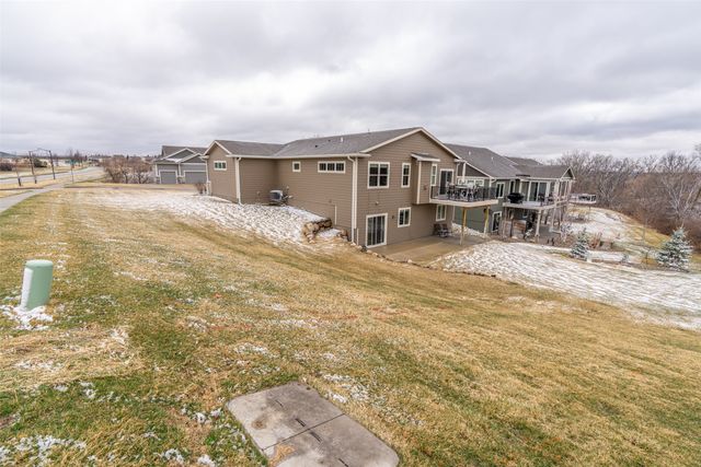 853 S Brookings Court, West Des Moines, IA 50266