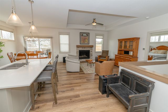 853 S Brookings Court, West Des Moines, IA 50266