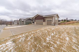 853 S Brookings Court, West Des Moines, IA 50266