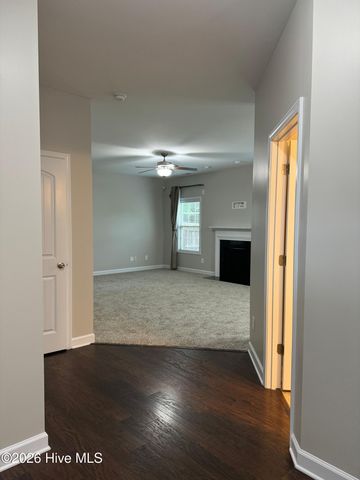 203 Ashton Court, Sneads Ferry, NC 28460
