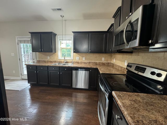 203 Ashton Court, Sneads Ferry, NC 28460