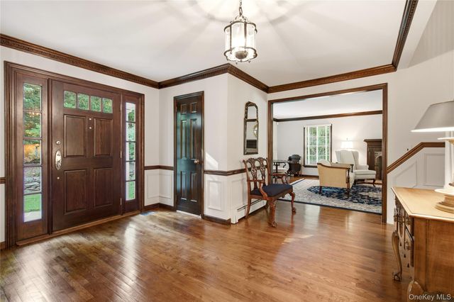 54 Snake Hill Road, Cold Spring Harbor, NY 11724