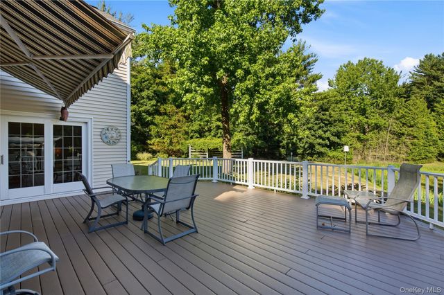 54 Snake Hill Road, Cold Spring Harbor, NY 11724