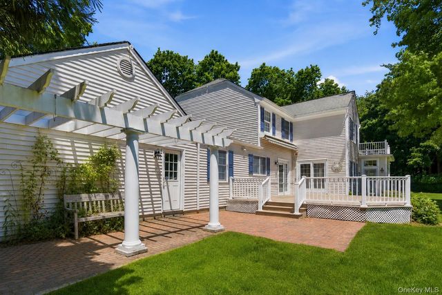 54 Snake Hill Road, Cold Spring Harbor, NY 11724