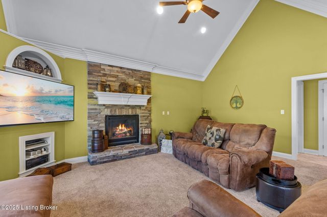 8809 Duck Crossing Ln, Louisville, KY 40291