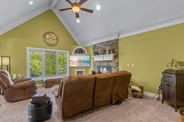 8809 Duck Crossing Ln, Louisville, KY 40291