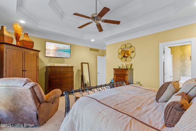 8809 Duck Crossing Ln, Louisville, KY 40291