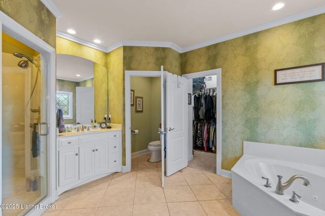 8809 Duck Crossing Ln, Louisville, KY 40291