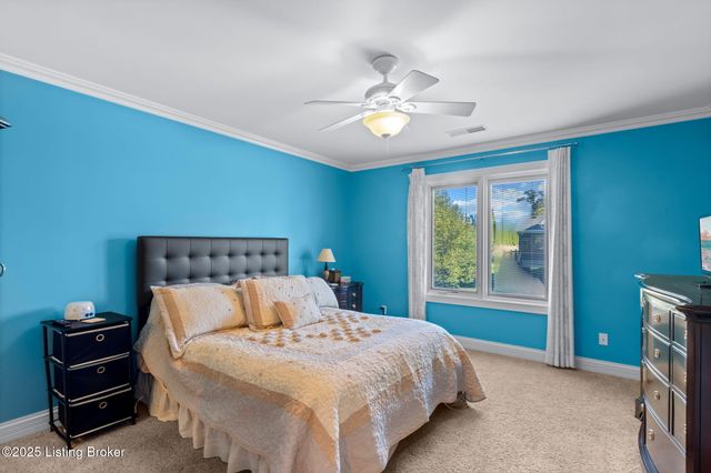 8809 Duck Crossing Ln, Louisville, KY 40291