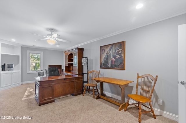 8809 Duck Crossing Ln, Louisville, KY 40291