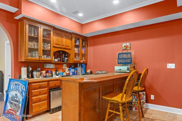 8809 Duck Crossing Ln, Louisville, KY 40291