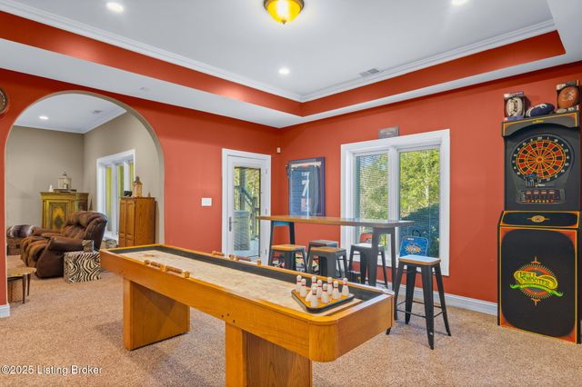 8809 Duck Crossing Ln, Louisville, KY 40291