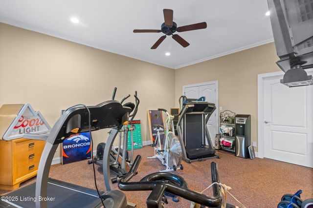 8809 Duck Crossing Ln, Louisville, KY 40291