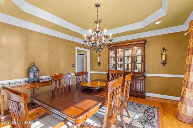 8809 Duck Crossing Ln, Louisville, KY 40291