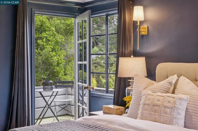 5700 Chelton, Oakland, CA 94611