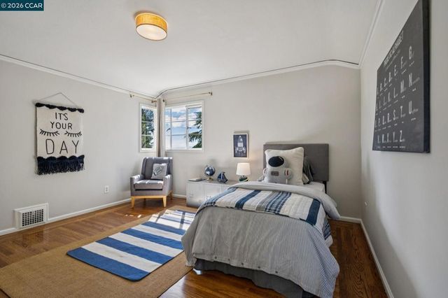 5700 Chelton, Oakland, CA 94611