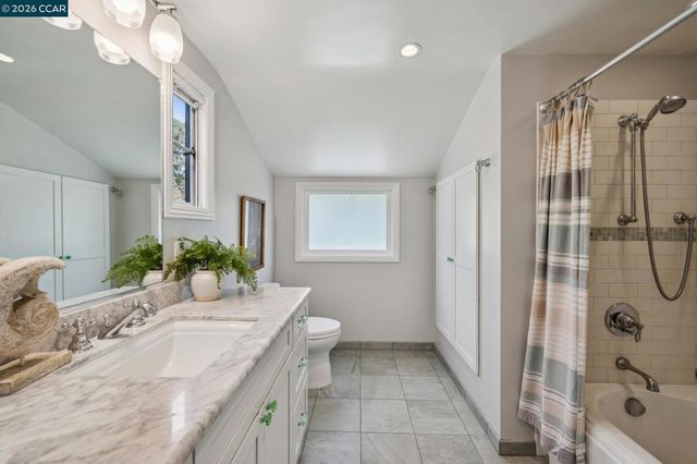 5700 Chelton, Oakland, CA 94611