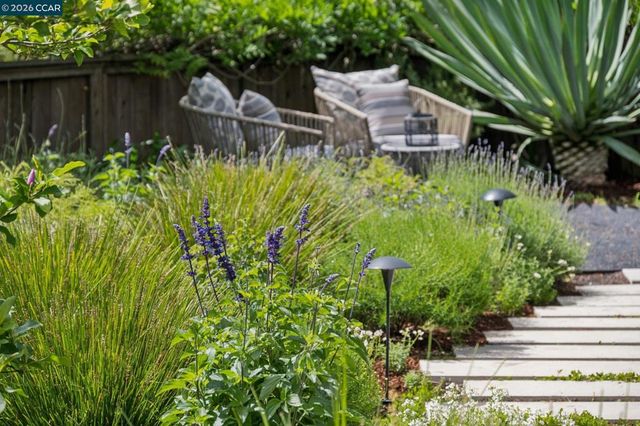 5700 Chelton, Oakland, CA 94611