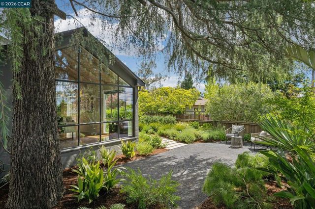 5700 Chelton, Oakland, CA 94611