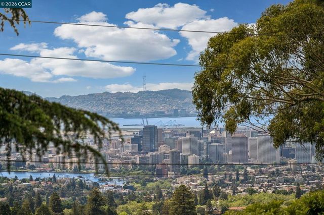 5700 Chelton, Oakland, CA 94611