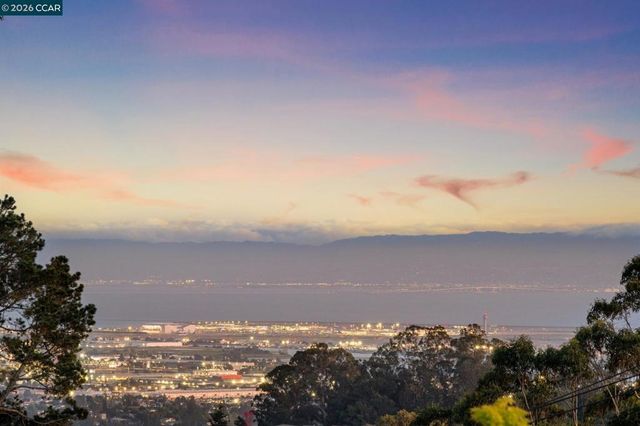 5700 Chelton, Oakland, CA 94611