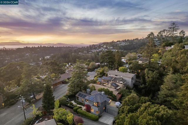 5700 Chelton, Oakland, CA 94611