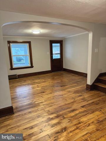 326 N 5TH ST, Perkasie, PA 18944