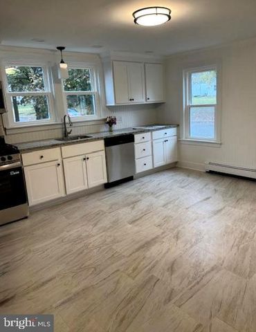 326 N 5TH ST, Perkasie, PA 18944