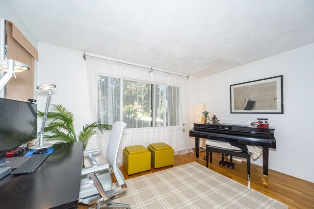 10 Lanes End, Natick, MA 01760
