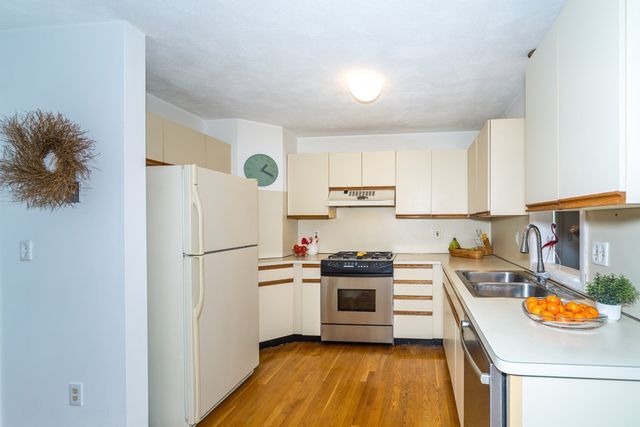 10 Lanes End, Natick, MA 01760