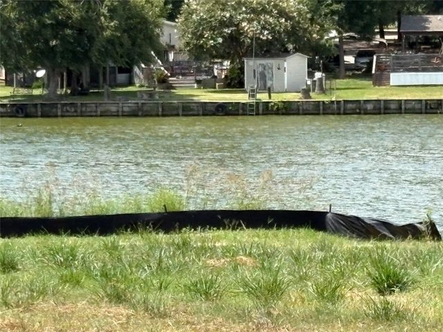 13264 Lake Conroe Bay Road, Willis, TX 77318