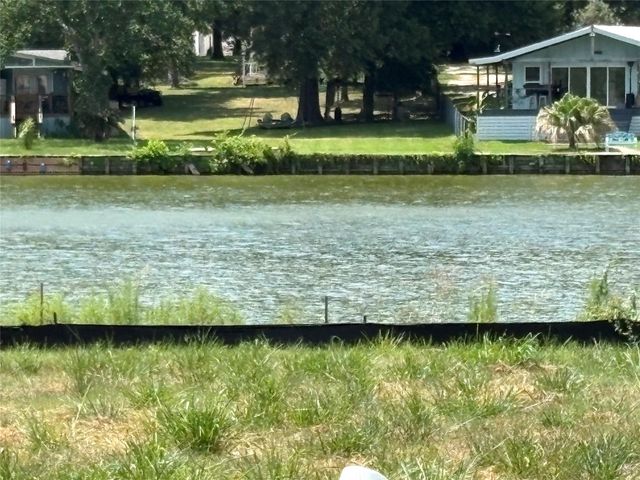 13264 Lake Conroe Bay Road, Willis, TX 77318