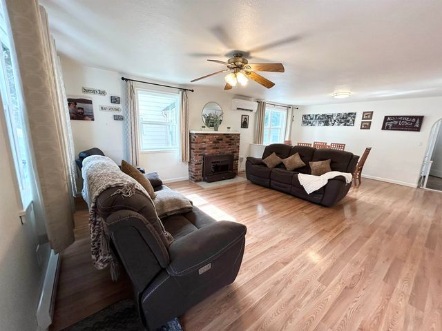 327 S Crosby St, Tekoa, WA 99033