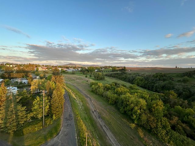 327 S Crosby St, Tekoa, WA 99033