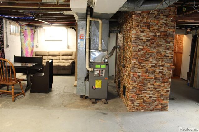 342 Voorheis Street, Pontiac, MI 48341