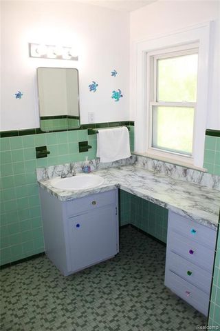 342 Voorheis Street, Pontiac, MI 48341