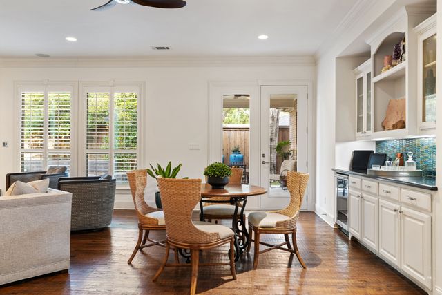 6023 Del Norte Lane, Dallas, TX 75225