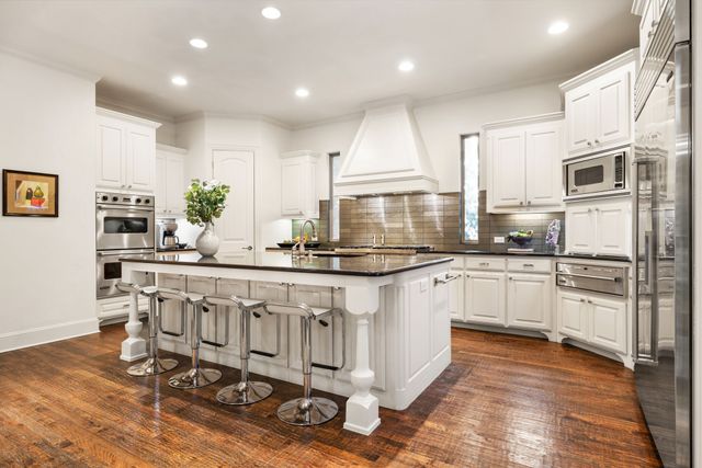 6023 Del Norte Lane, Dallas, TX 75225