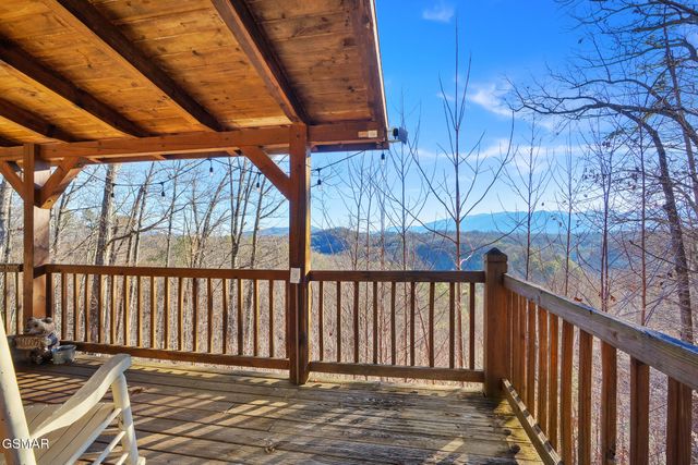 4361 Oakland Way, Gatlinburg, TN 37738