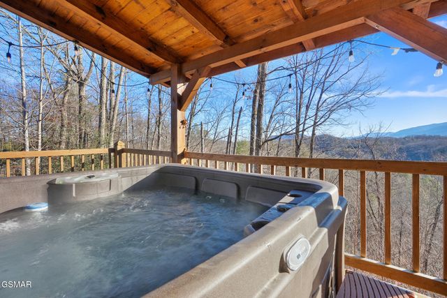 4361 Oakland Way, Gatlinburg, TN 37738
