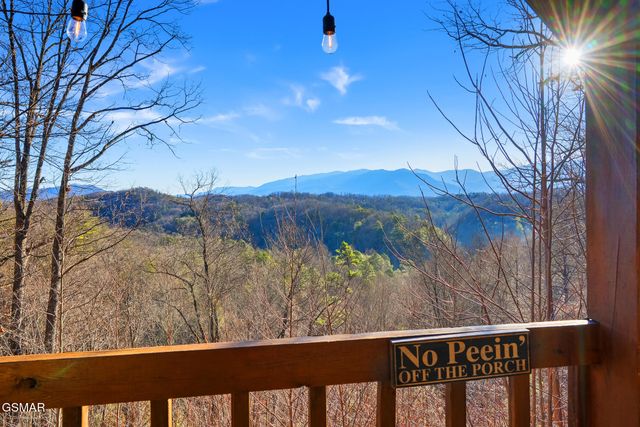 4361 Oakland Way, Gatlinburg, TN 37738