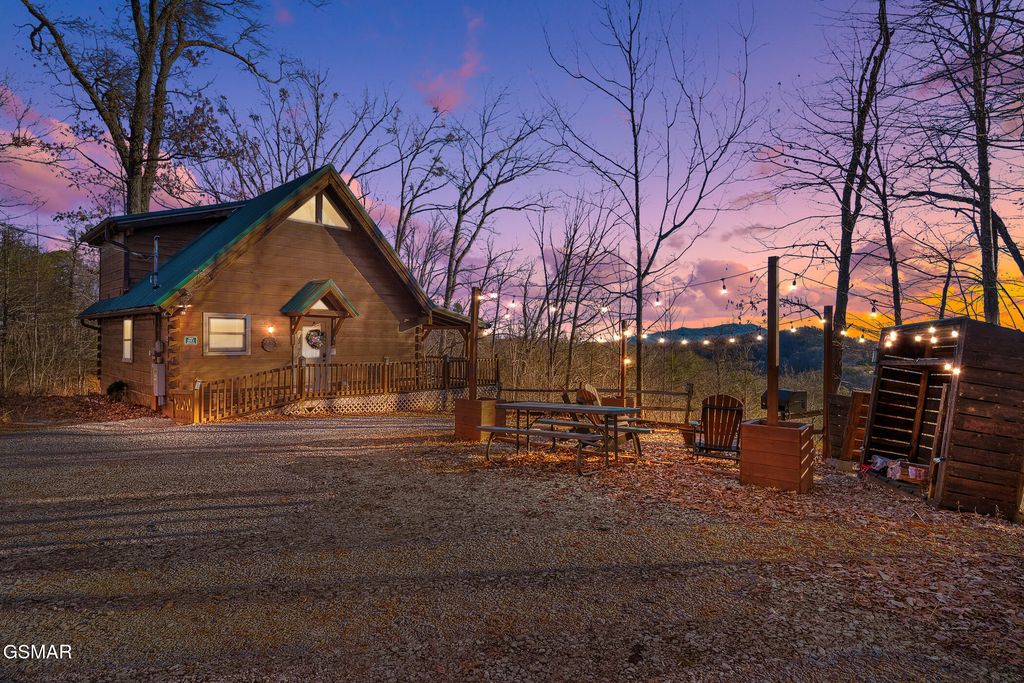 4361 Oakland Way, Gatlinburg, TN 37738