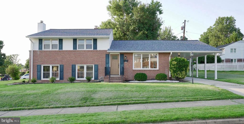 1900 LISMORE LN, Catonsville, MD 21228