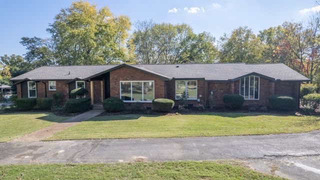 205 Bluegrass Dr, Hendersonville, TN 37075
