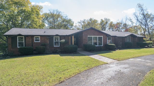 205 Bluegrass Dr, Hendersonville, TN 37075