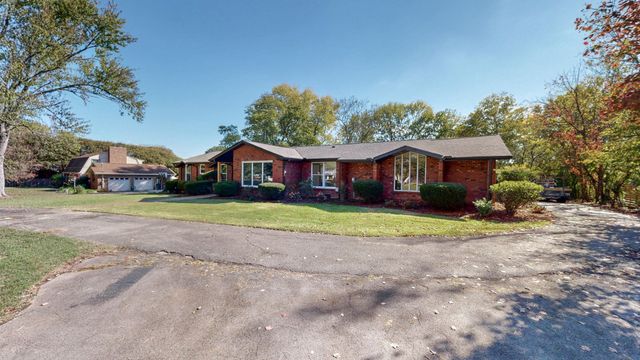 205 Bluegrass Dr, Hendersonville, TN 37075